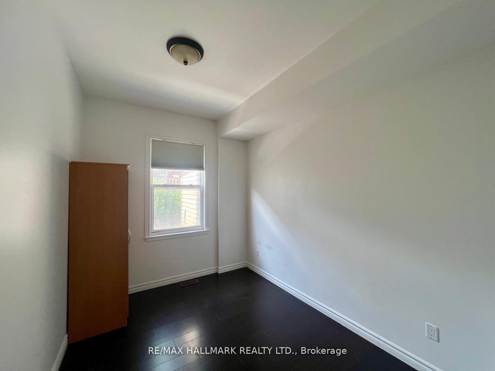 Photo 4 of Unit 2, 822 Gerrard Street E, Toronto, North Riverdale — HOMEH