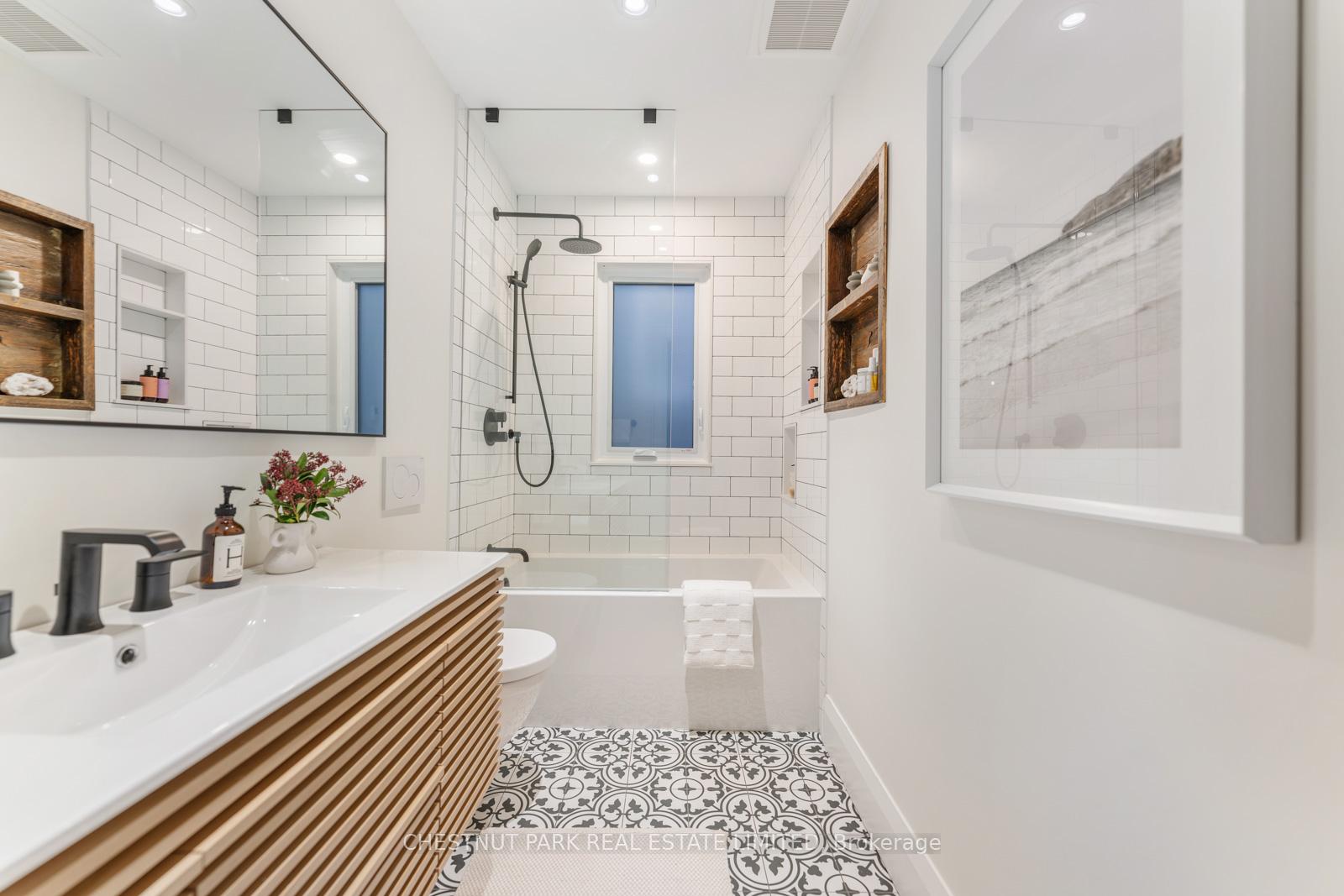 Photo 26 of 84 Glenmount Park Road, Toronto, East End-Danforth — HOMEH