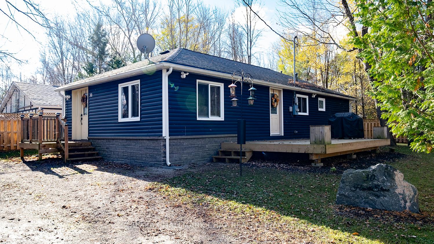 Photo 3 of 30 Hearthstone Drive, Tay, Rural Tay — HOMEH
