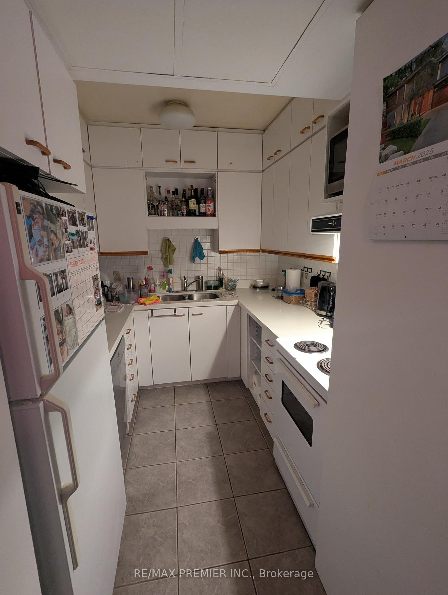 Photo 4 of Unit 2, 196 Carlton Street, Toronto, Cabbagetown-South St. James Town — HOMEH