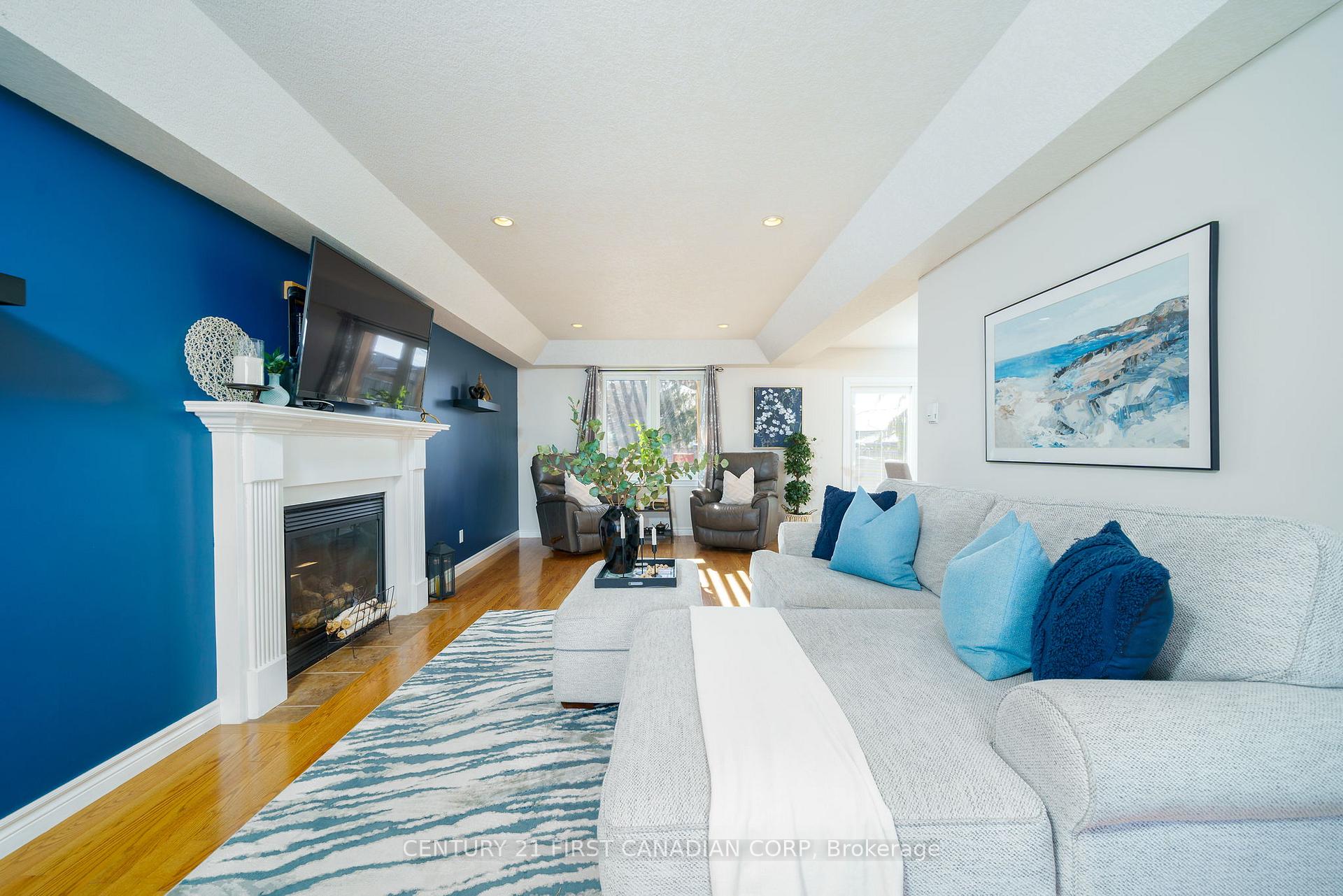 Photo 6 of 102 Steven Street, Strathroy-Caradoc, NE — HOMEH