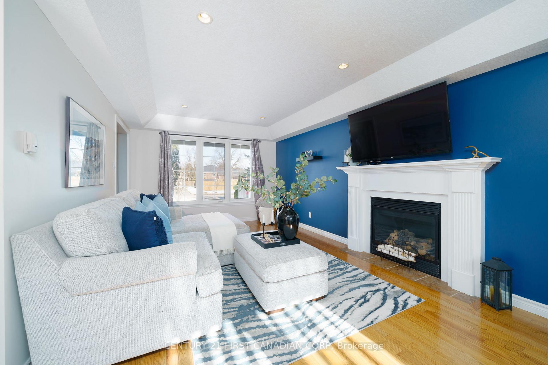 Photo 7 of 102 Steven Street, Strathroy-Caradoc, NE — HOMEH
