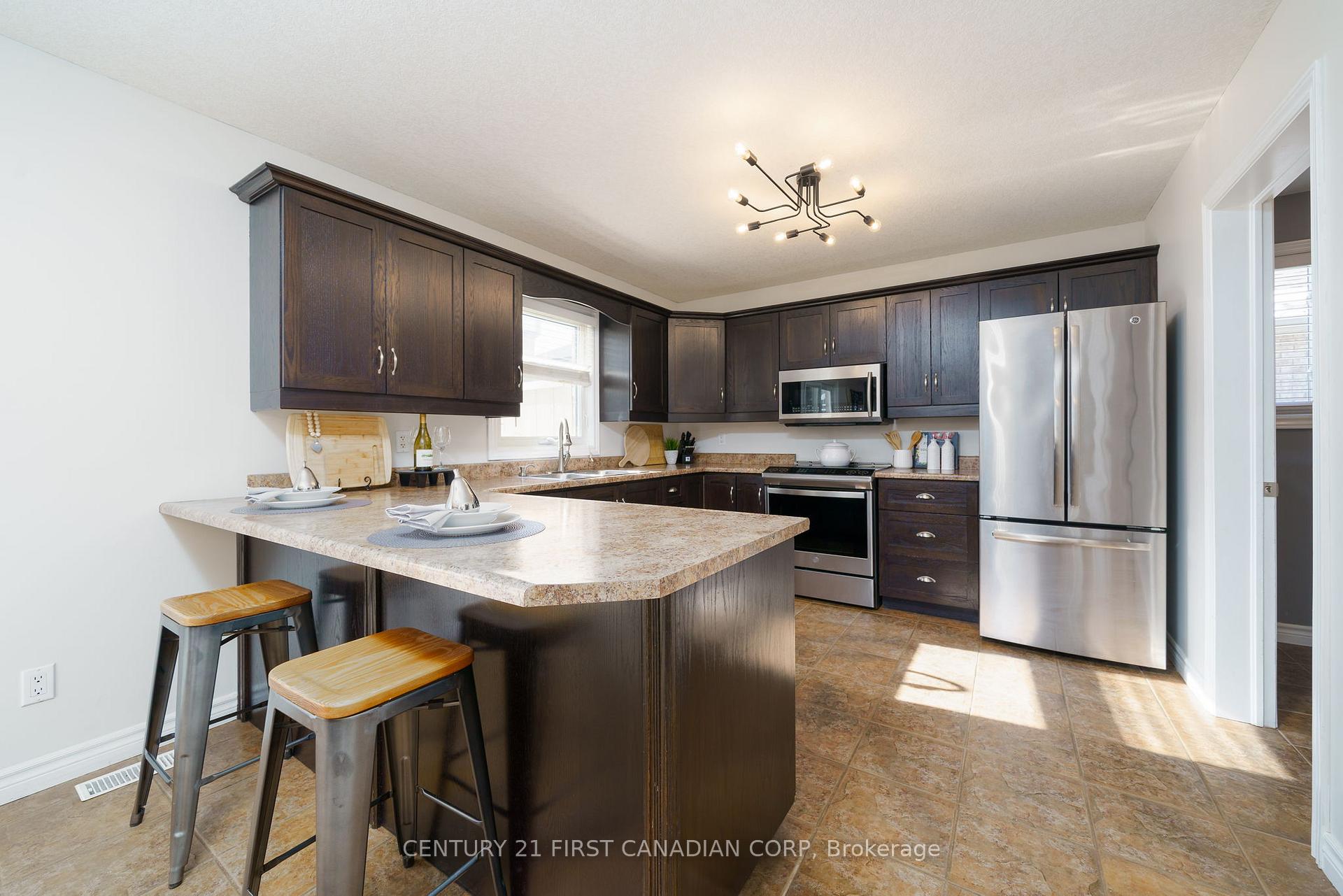 Photo 9 of 102 Steven Street, Strathroy-Caradoc, NE — HOMEH