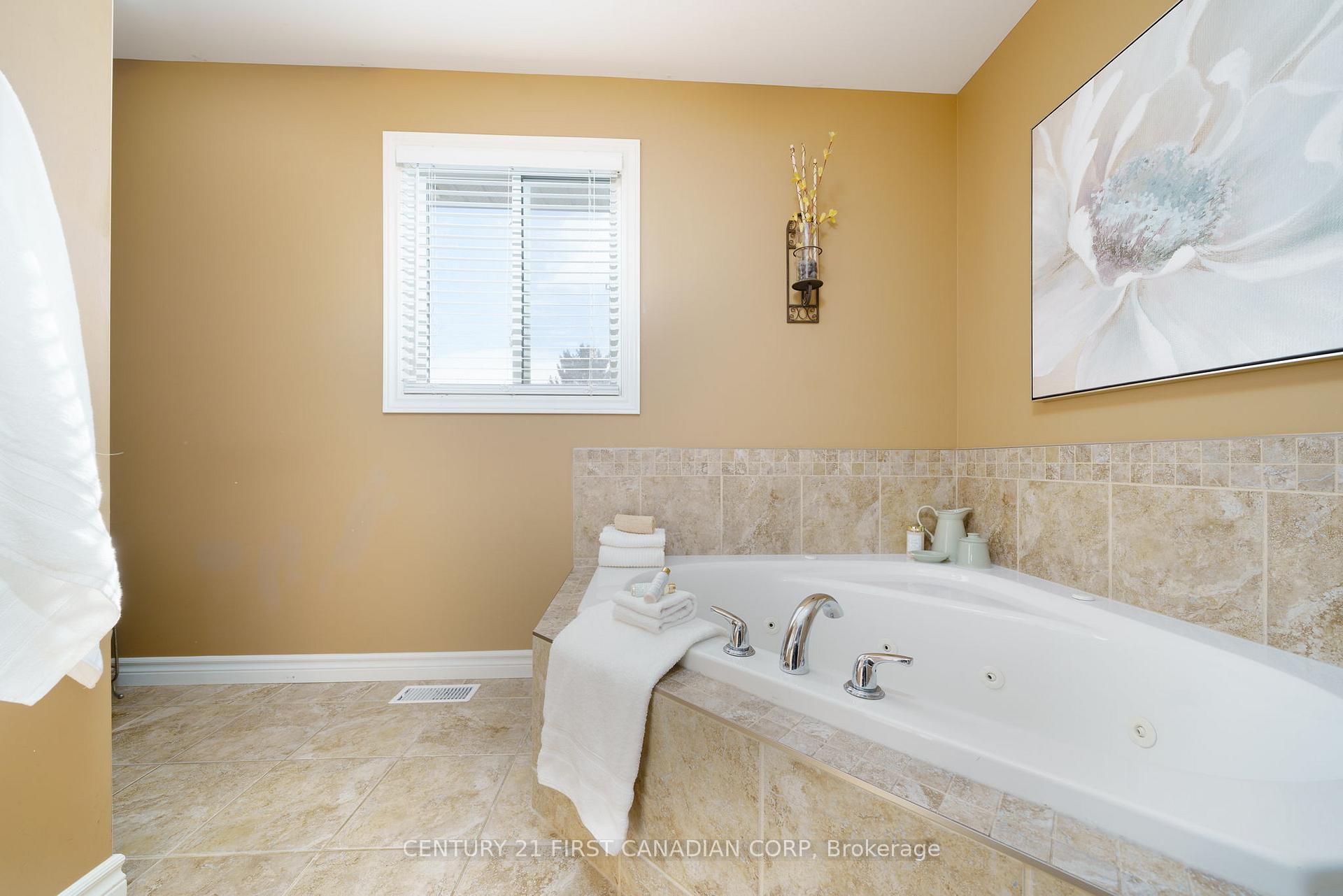 Photo 18 of 102 Steven Street, Strathroy-Caradoc, NE — HOMEH