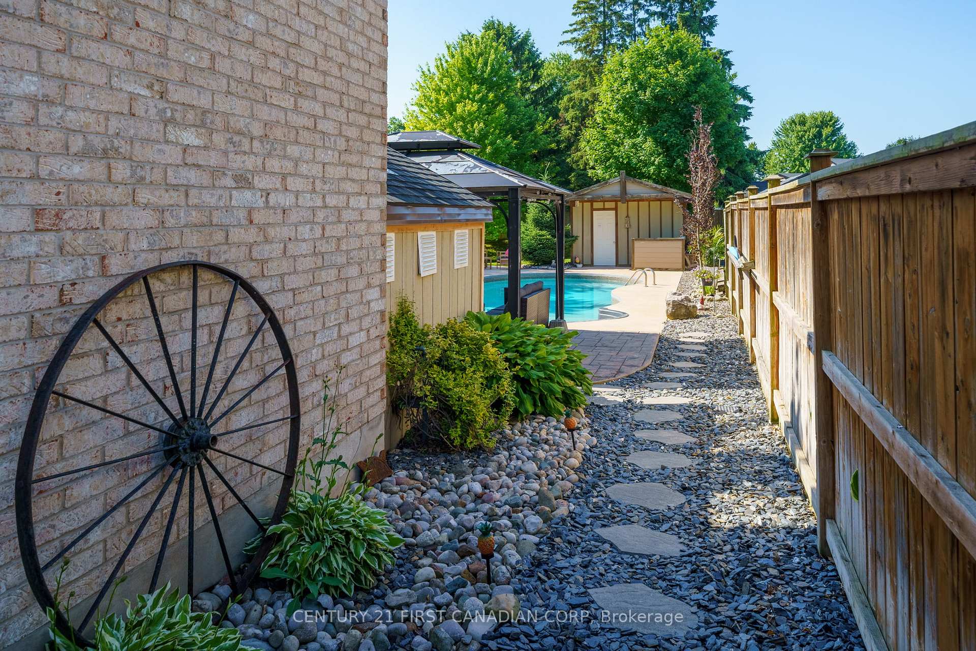 Photo 28 of 102 Steven Street, Strathroy-Caradoc, NE — HOMEH