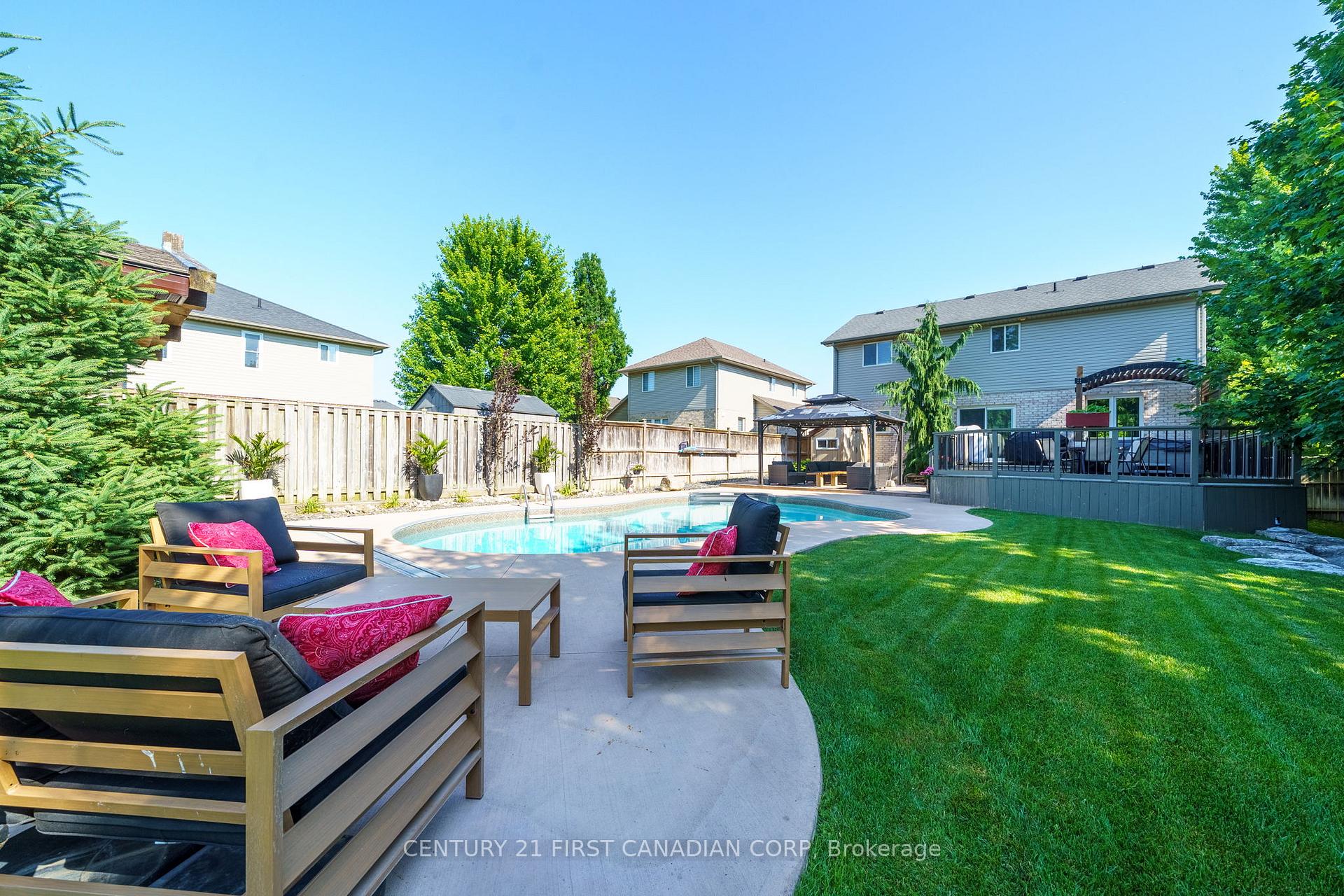 Photo 31 of 102 Steven Street, Strathroy-Caradoc, NE — HOMEH