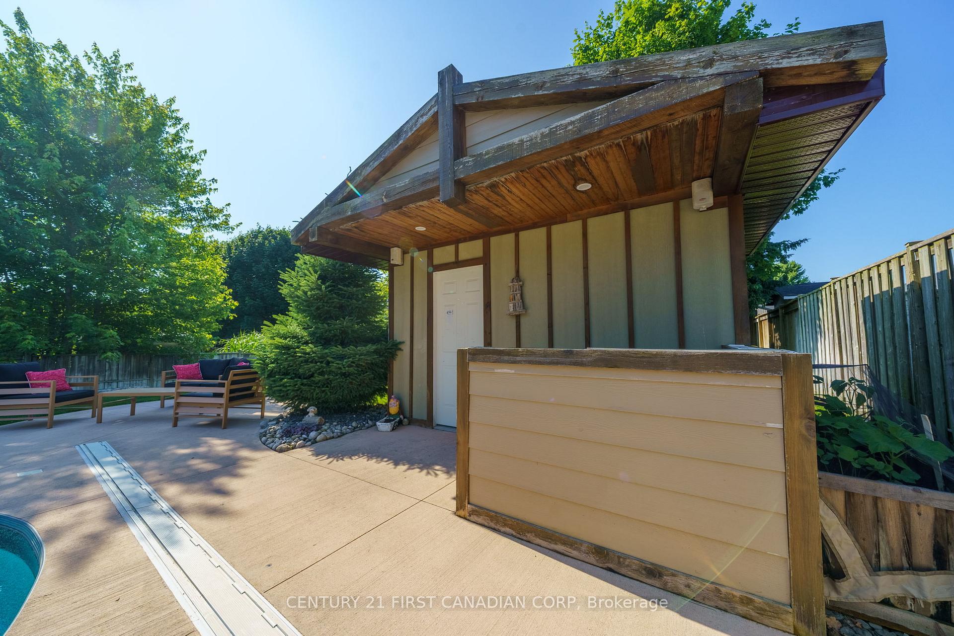 Photo 33 of 102 Steven Street, Strathroy-Caradoc, NE — HOMEH