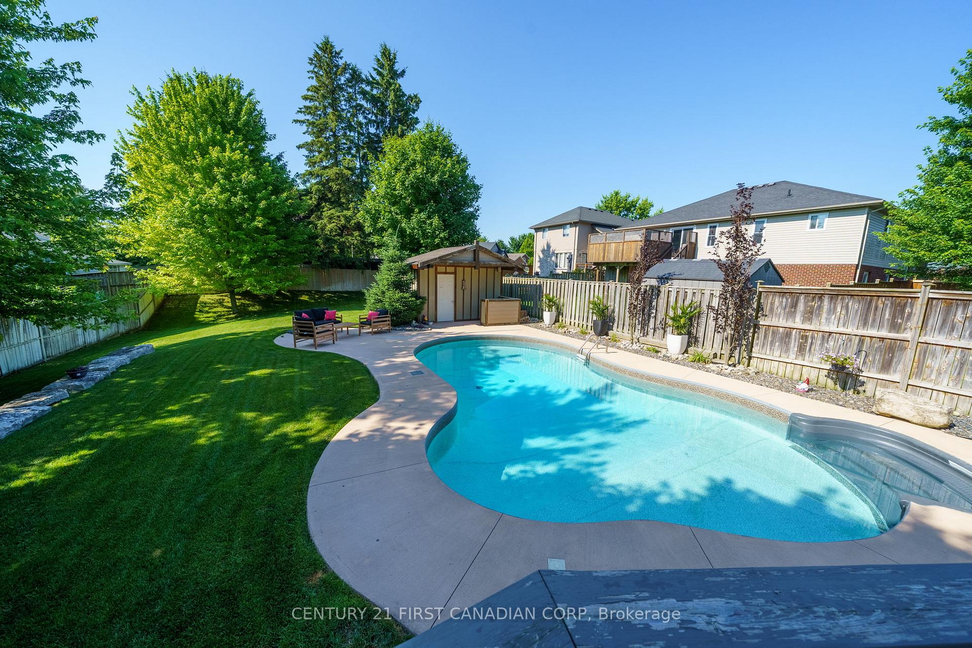 Photo 36 of 102 Steven Street, Strathroy-Caradoc, NE — HOMEH