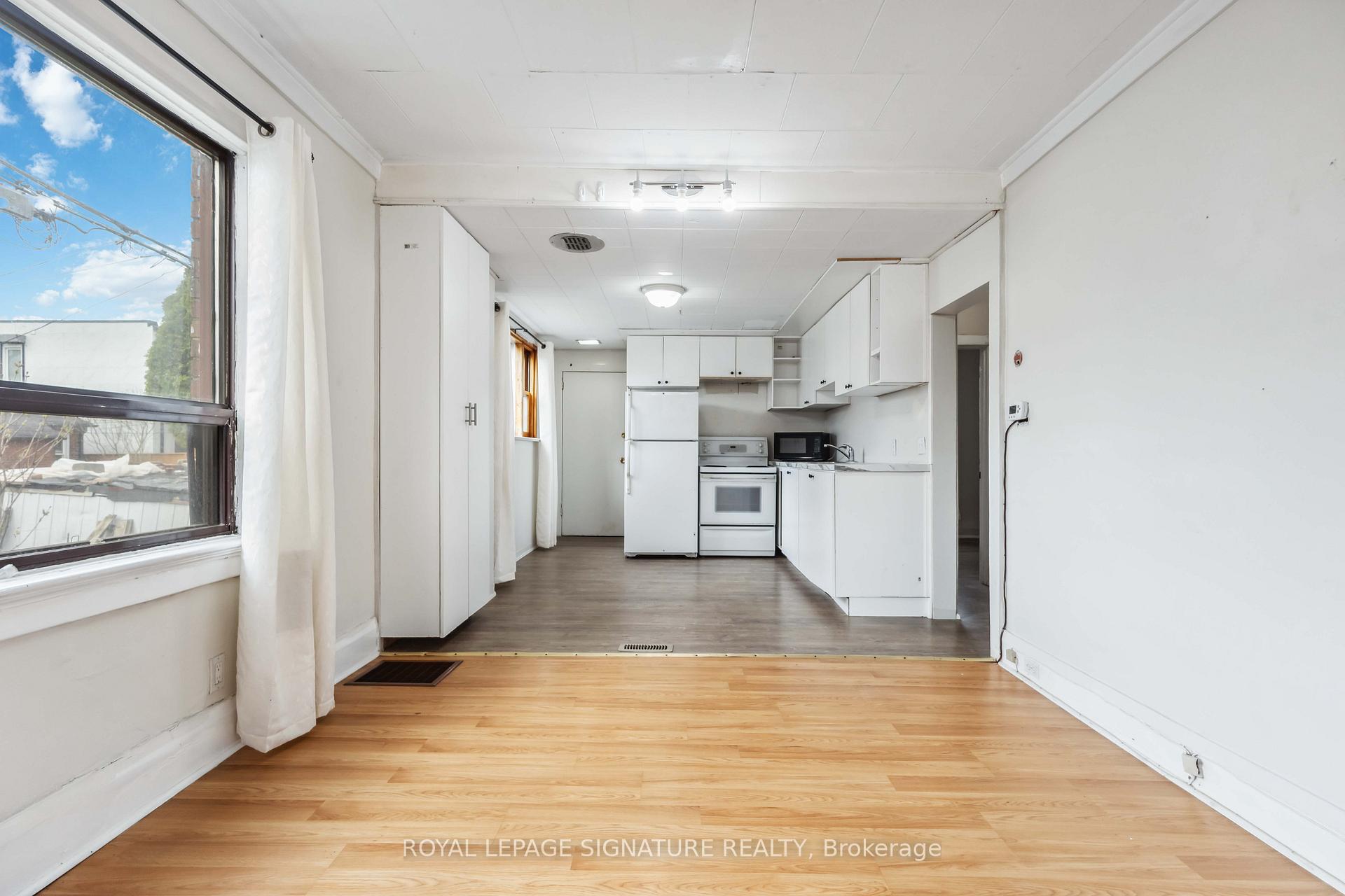 Photo 11 of 2 Stanhope Avenue, Toronto, Broadview North — HOMEH