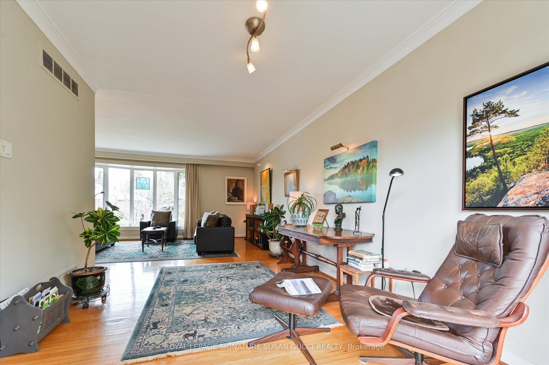 Photo 8 of 53 Florens Avenue, Scarborough, Clairlea-Birchmount — HOMEH
