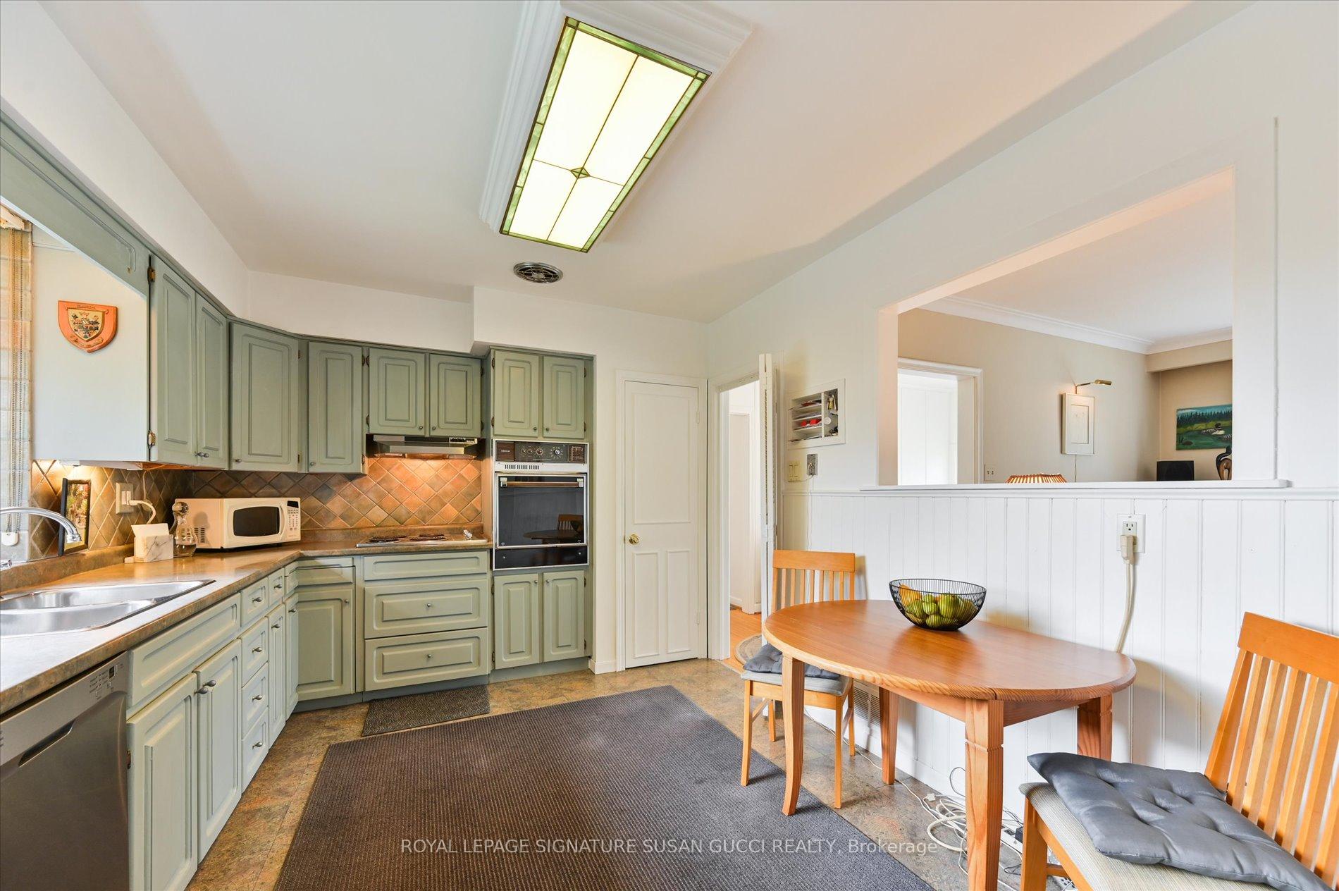 Photo 9 of 53 Florens Avenue, Scarborough, Clairlea-Birchmount — HOMEH