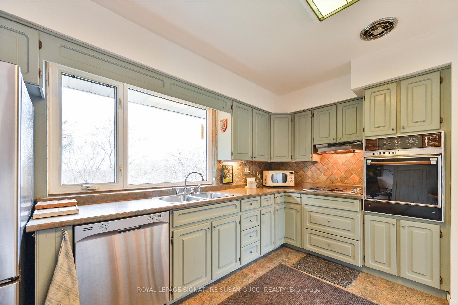 Photo 11 of 53 Florens Avenue, Scarborough, Clairlea-Birchmount — HOMEH