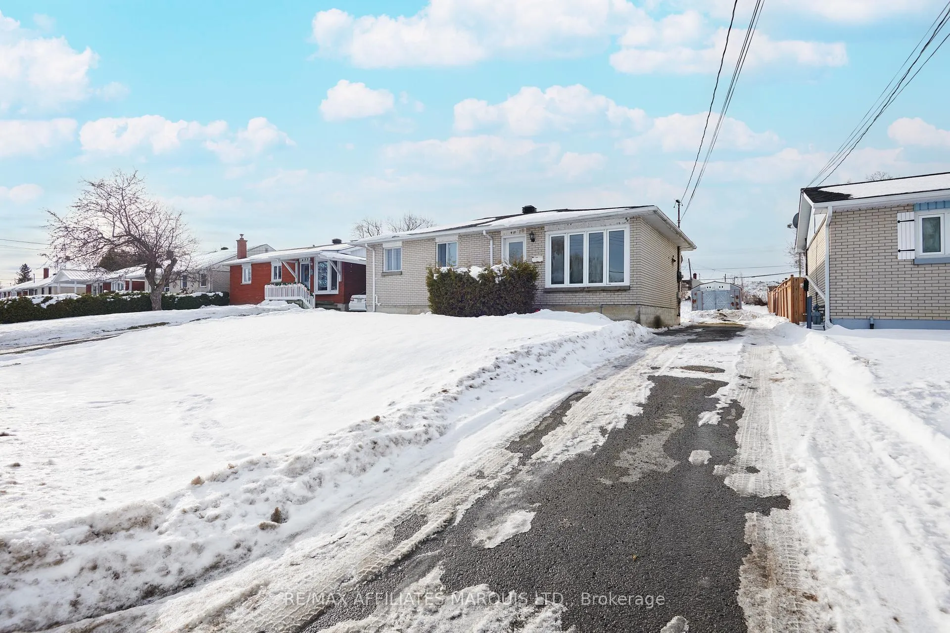 Photo 2 of 418 Dominion Street, North Glengarry, Alexandria — HOMEH