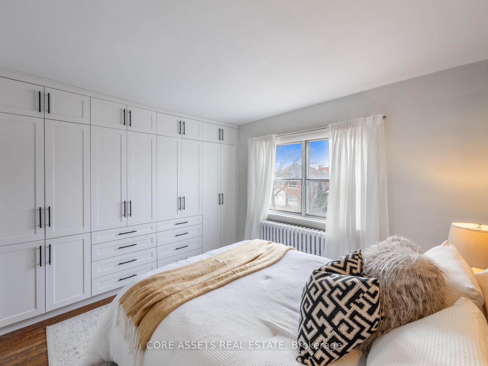 Photo 15 of 359 Northcliffe Boulevard, Toronto, Oakwood Village — HOMEH