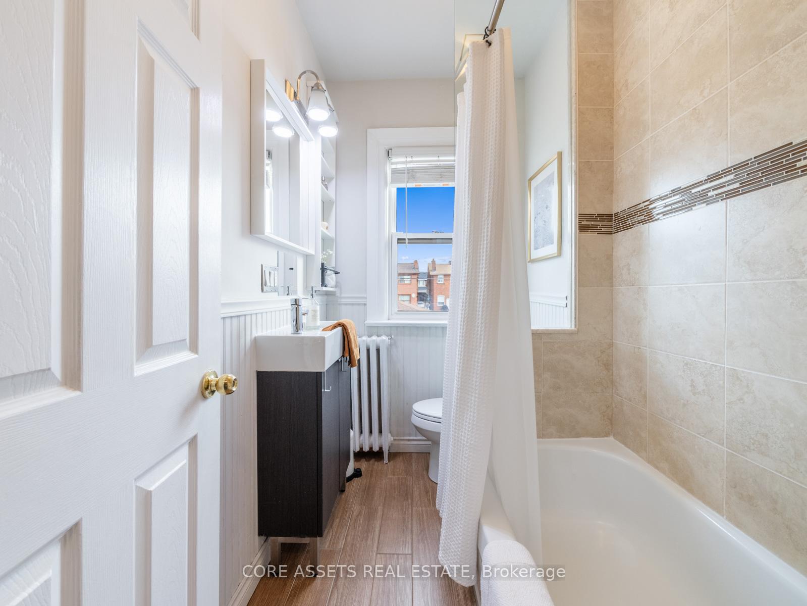 Photo 18 of 359 Northcliffe Boulevard, Toronto, Oakwood Village — HOMEH