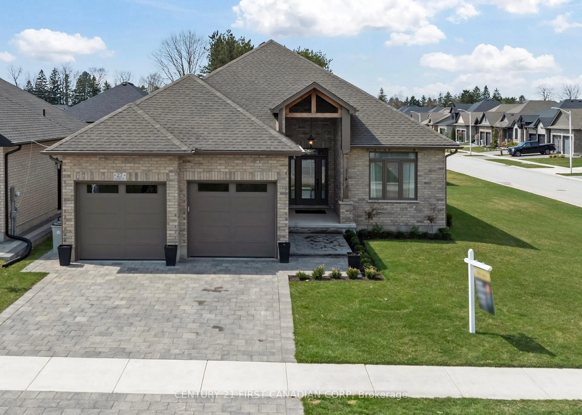 Photo 1 of 27 Elliot Street, Strathroy-Caradoc, SE — HOMEH
