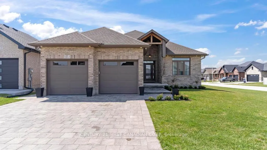 Photo 2 of 27 Elliot Street, Strathroy-Caradoc, SE — HOMEH