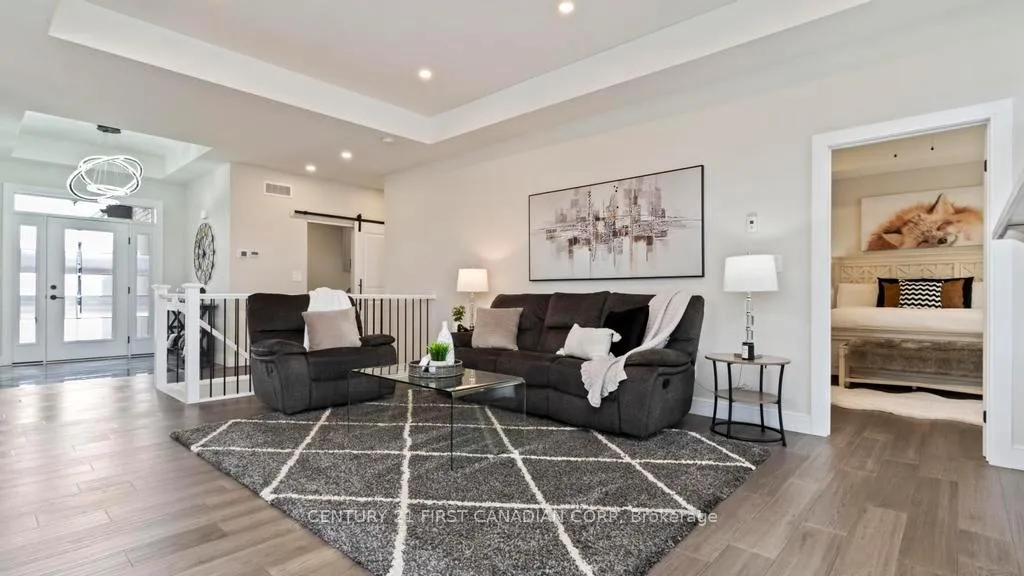 Photo 5 of 27 Elliot Street, Strathroy-Caradoc, SE — HOMEH