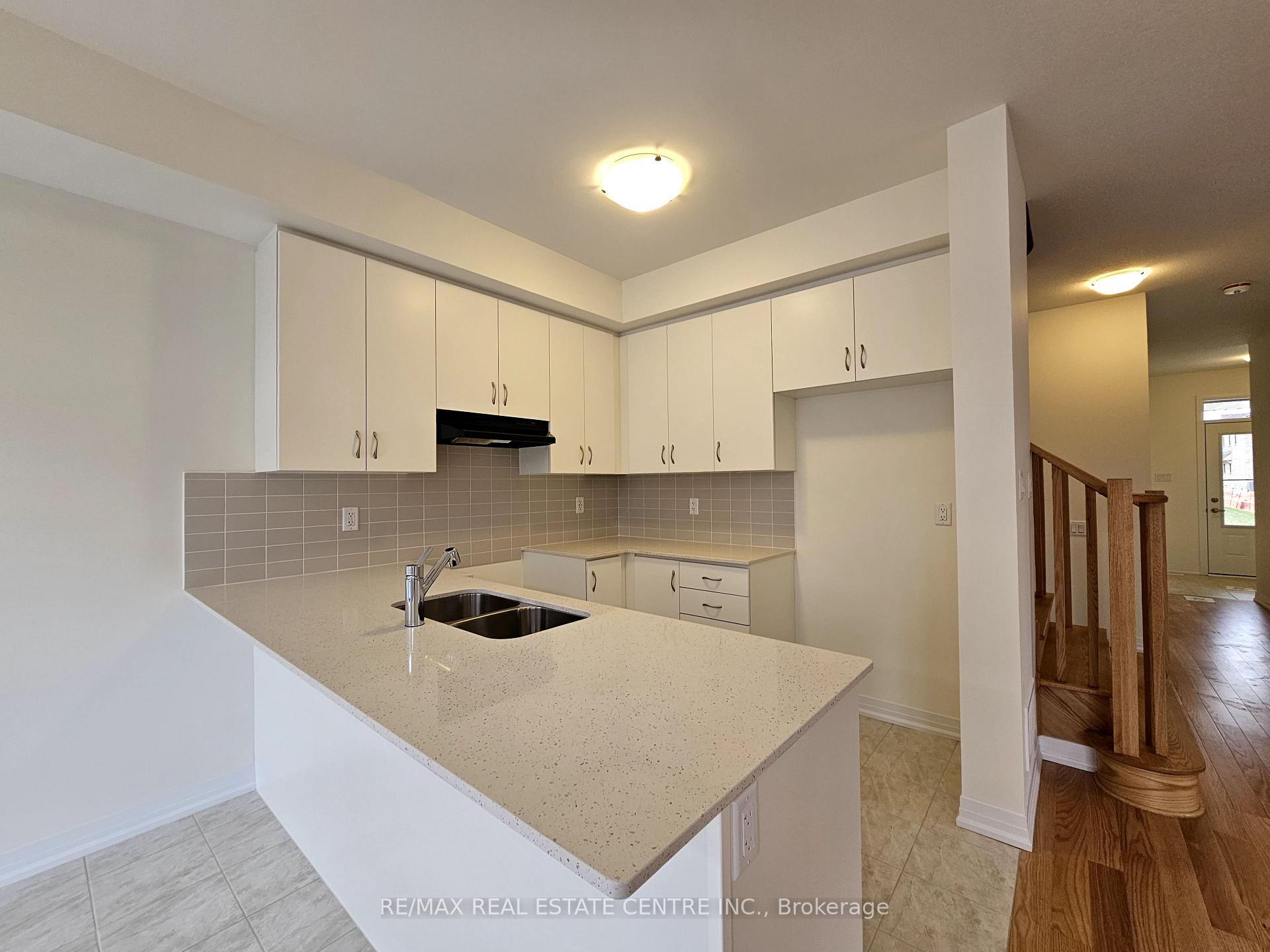 Photo 13 of 31 Lemon Avenue, Thorold, Hurricane/Merrittville — HOMEH