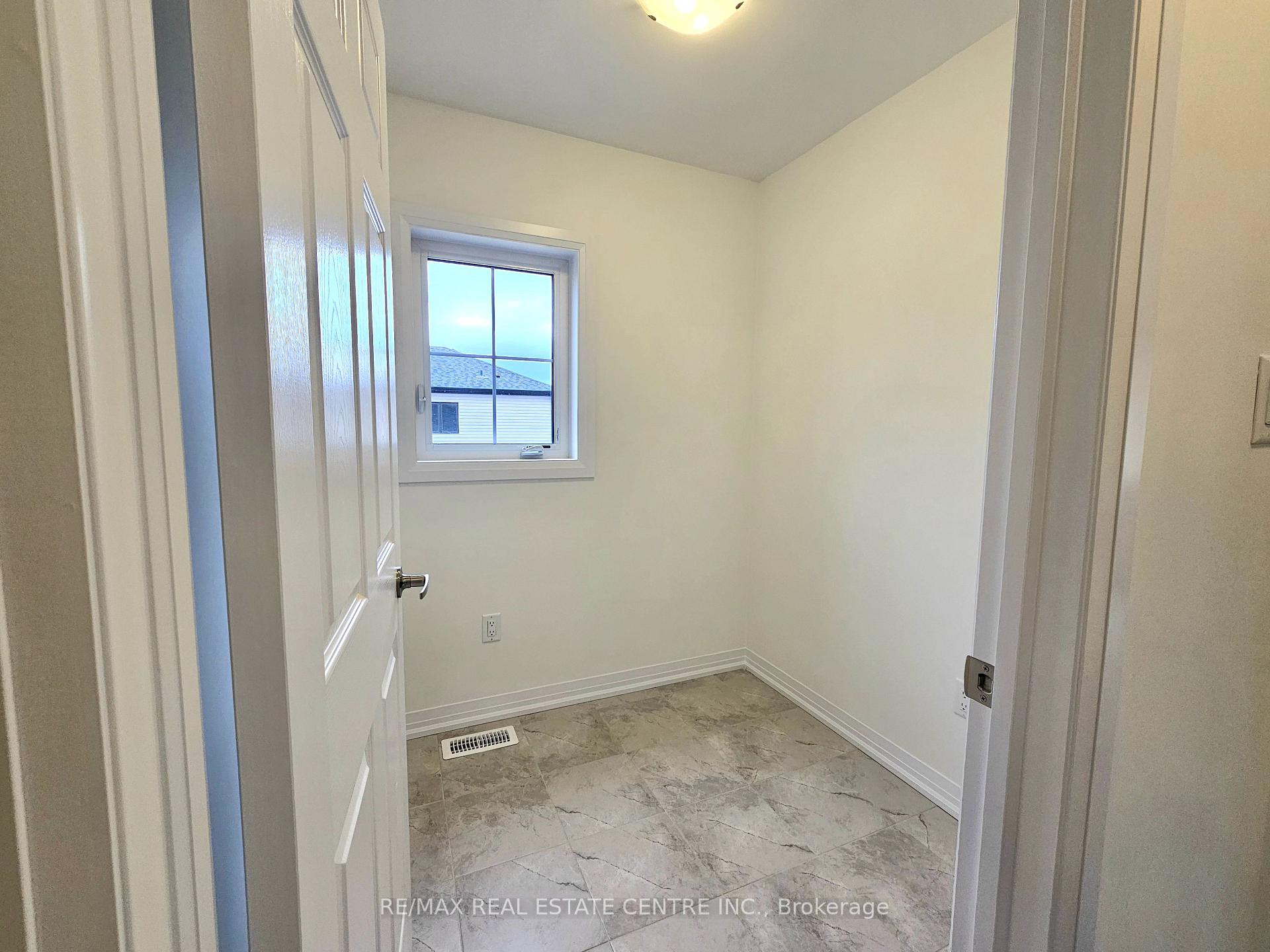 Photo 20 of 31 Lemon Avenue, Thorold, Hurricane/Merrittville — HOMEH