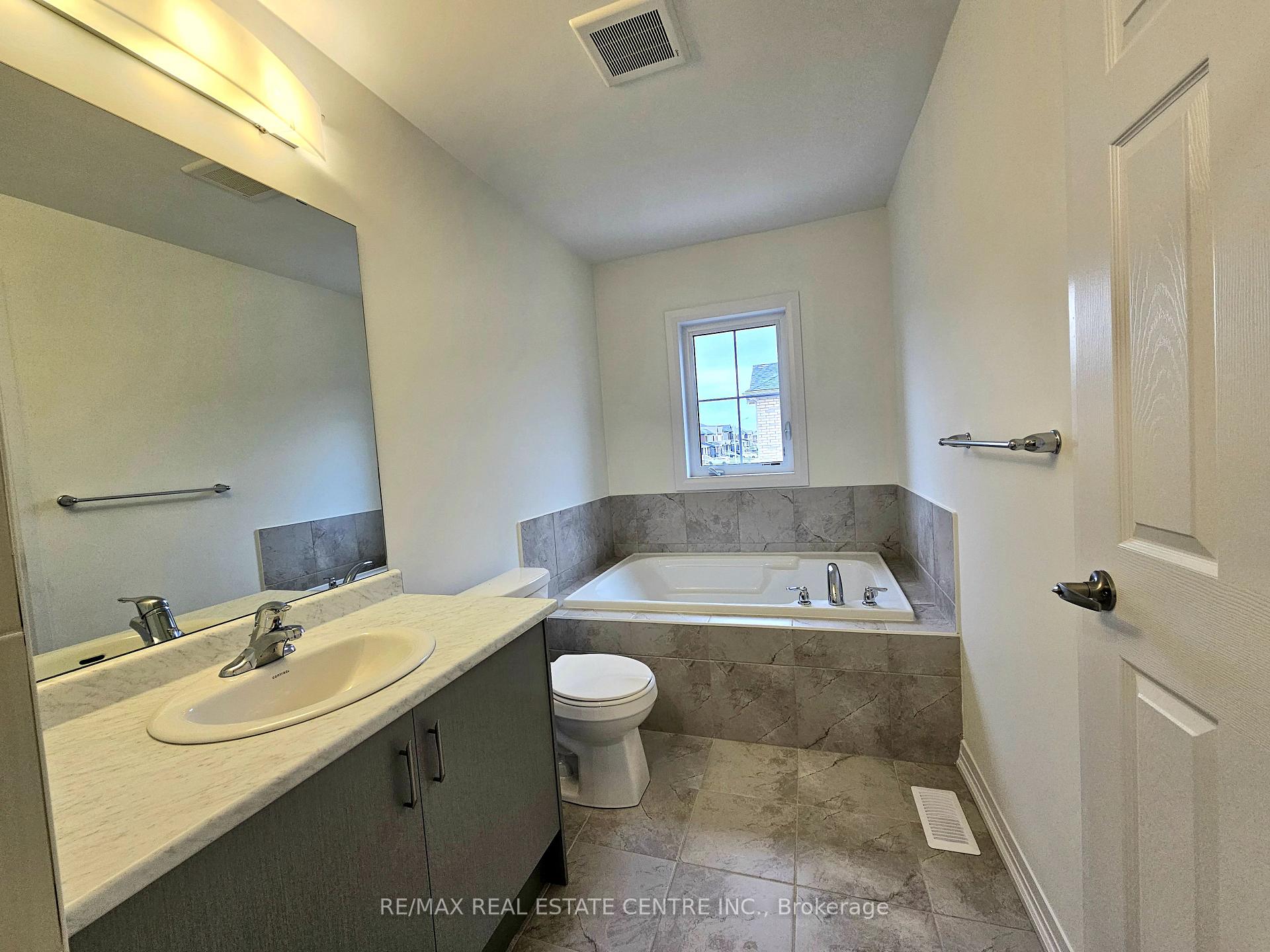 Photo 25 of 31 Lemon Avenue, Thorold, Hurricane/Merrittville — HOMEH