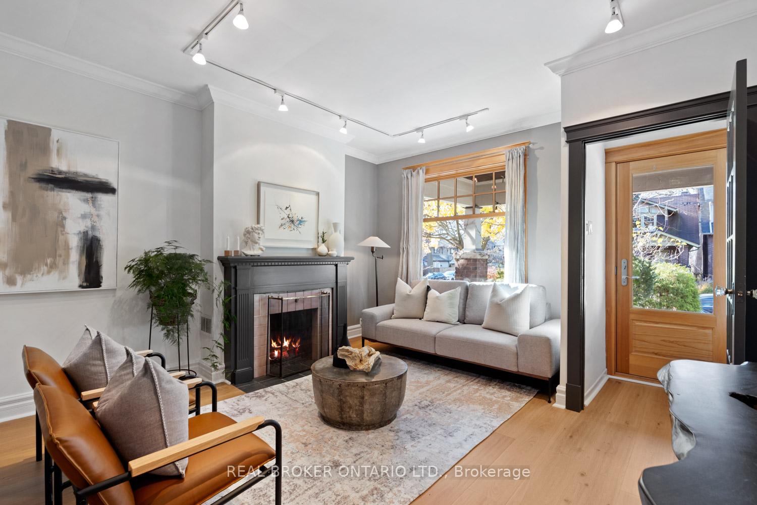Photo 3 of 109 Glenmore Road, Toronto, Woodbine Corridor — HOMEH