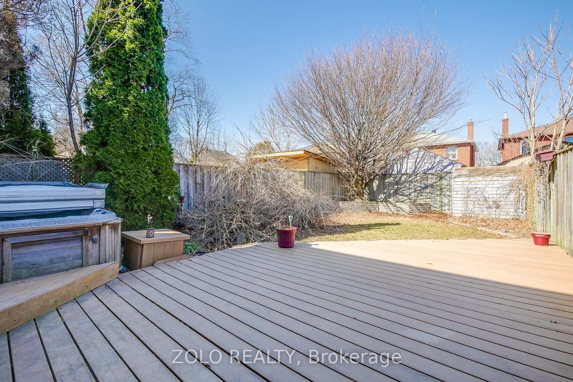 Photo 19 of 8 Crewe Avenue, Toronto, Woodbine-Lumsden — HOMEH
