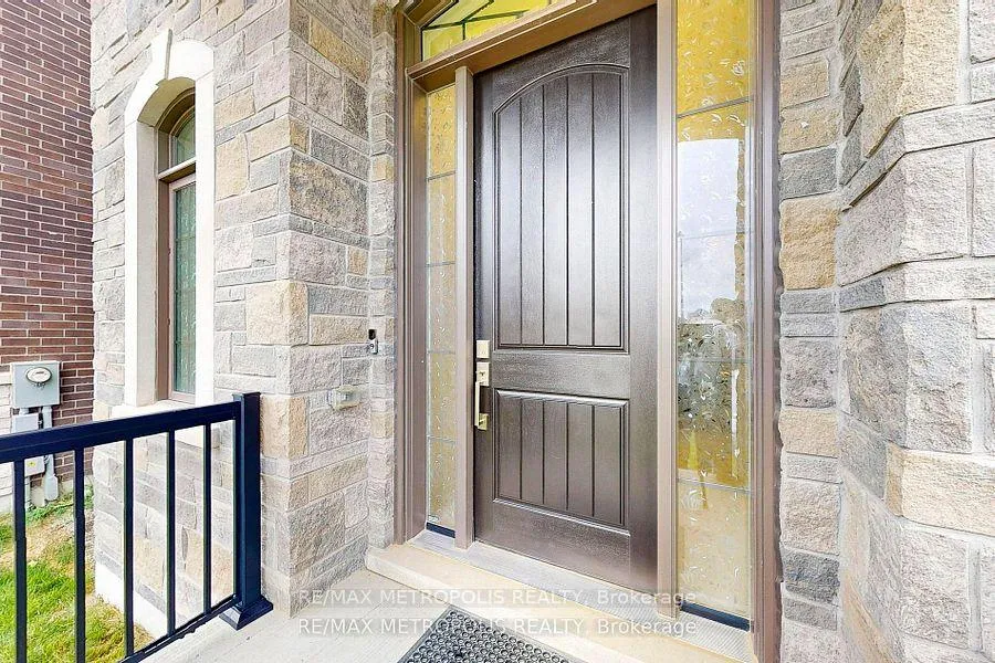 Photo 2 of Unit ROOM B, 100 Ballantyne Boulevard, Vaughan, Vellore Village — HOMEH