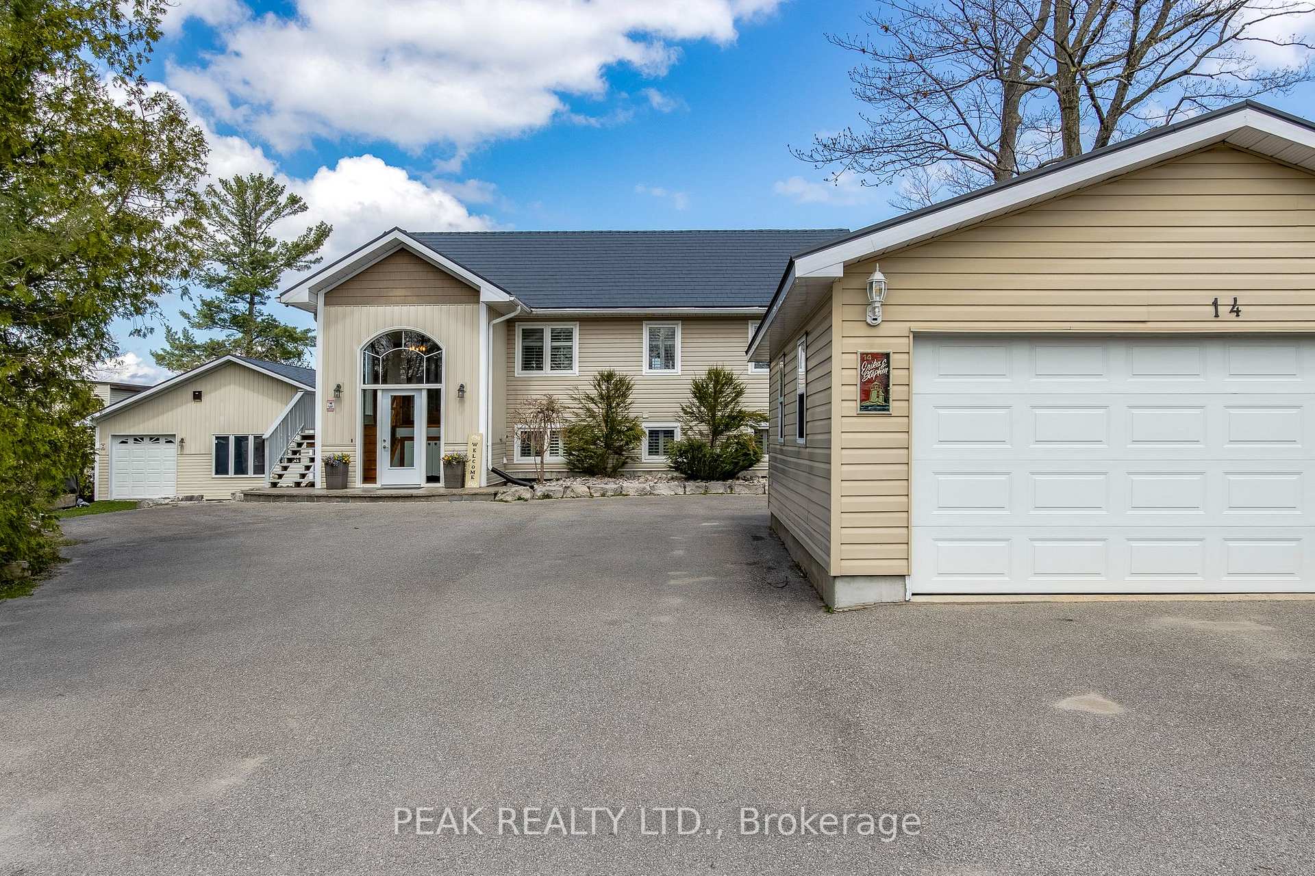 Photo 1 of 14 Lighthouse Crescent, Tay, Victoria Harbour — HOMEH