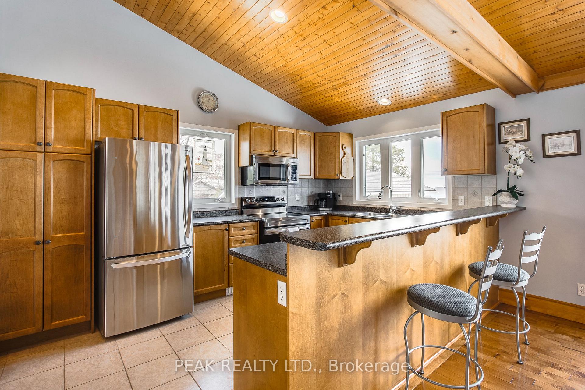 Photo 12 of 14 Lighthouse Crescent, Tay, Victoria Harbour — HOMEH
