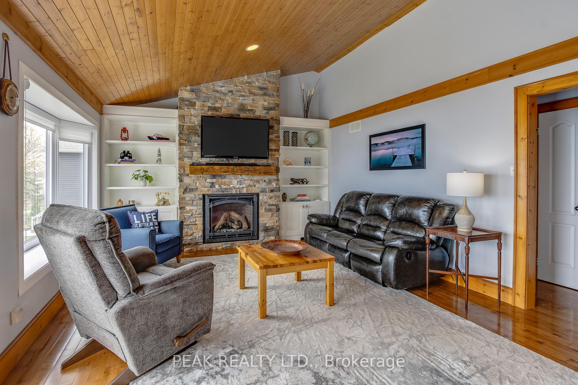 Photo 17 of 14 Lighthouse Crescent, Tay, Victoria Harbour — HOMEH