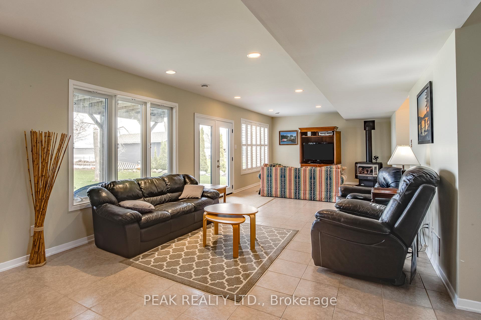 Photo 24 of 14 Lighthouse Crescent, Tay, Victoria Harbour — HOMEH