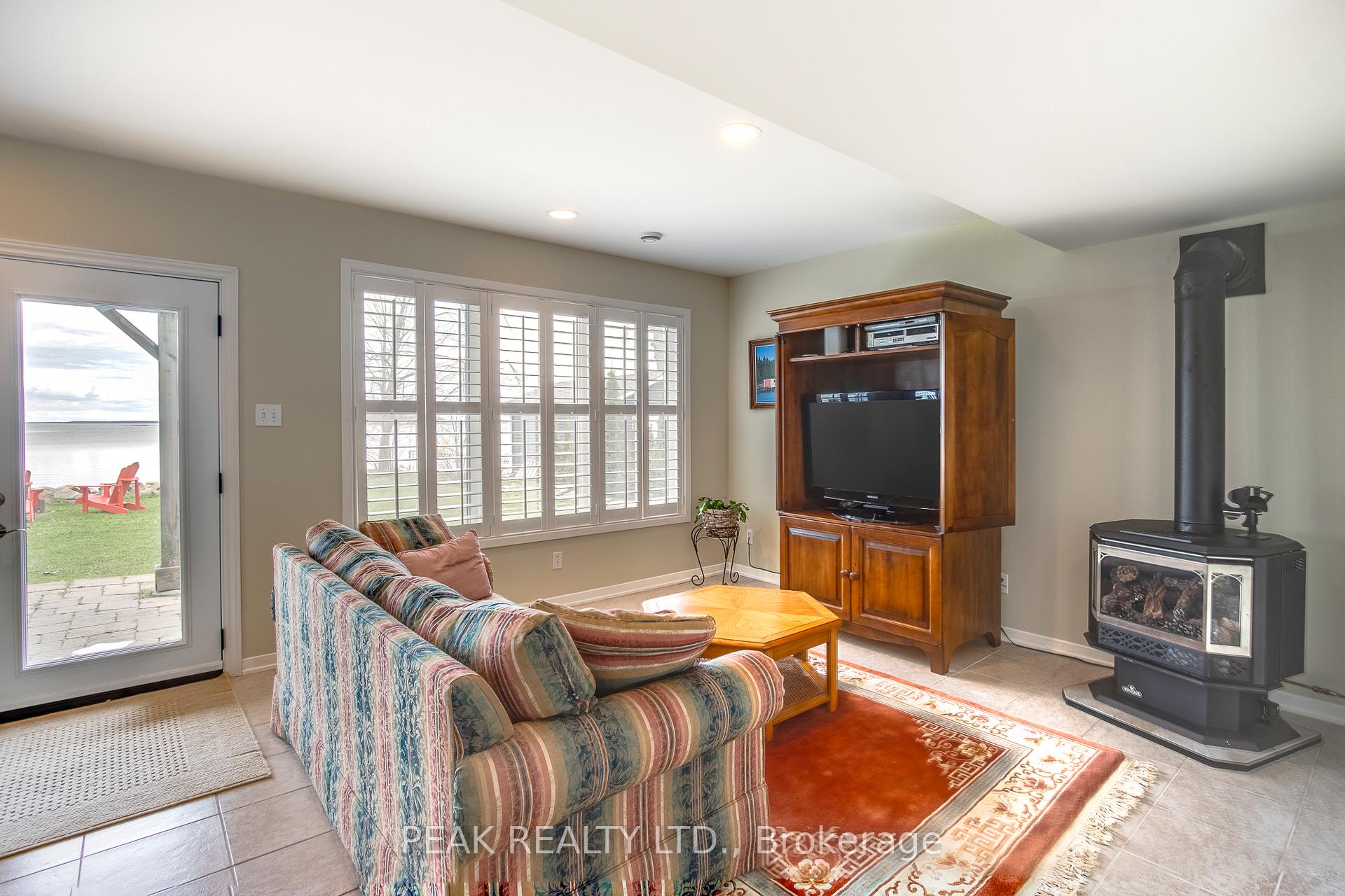 Photo 26 of 14 Lighthouse Crescent, Tay, Victoria Harbour — HOMEH