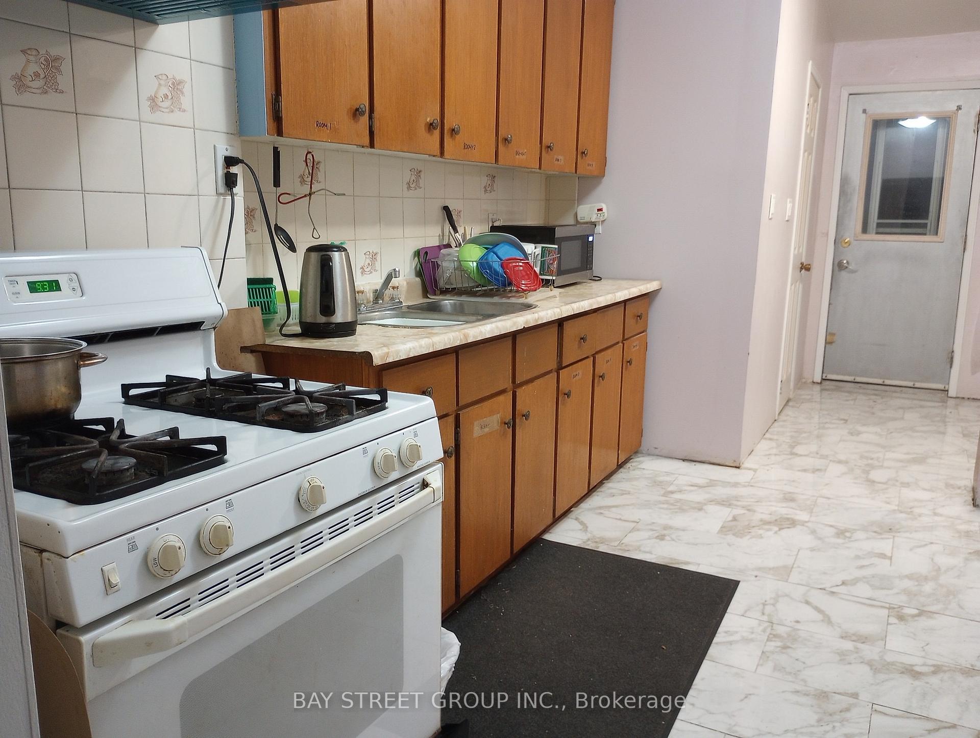 Photo 7 of 8 Dublin Street, Toronto, Dufferin Grove — HOMEH