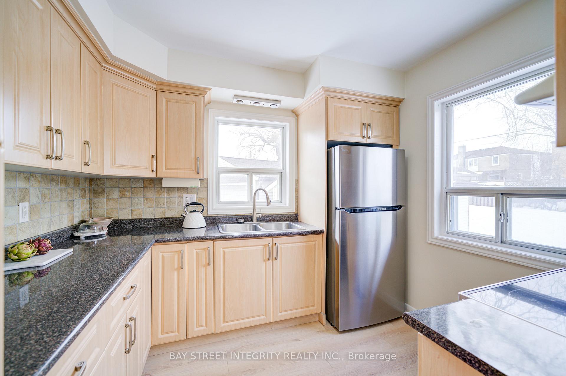 Photo 14 of 36 Ashwick Drive, Scarborough, Ionview — HOMEH