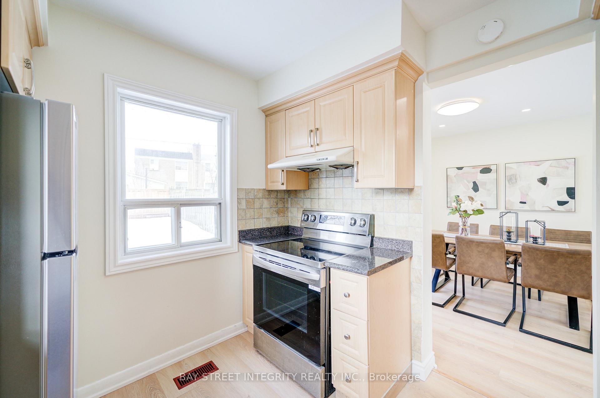 Photo 15 of 36 Ashwick Drive, Scarborough, Ionview — HOMEH