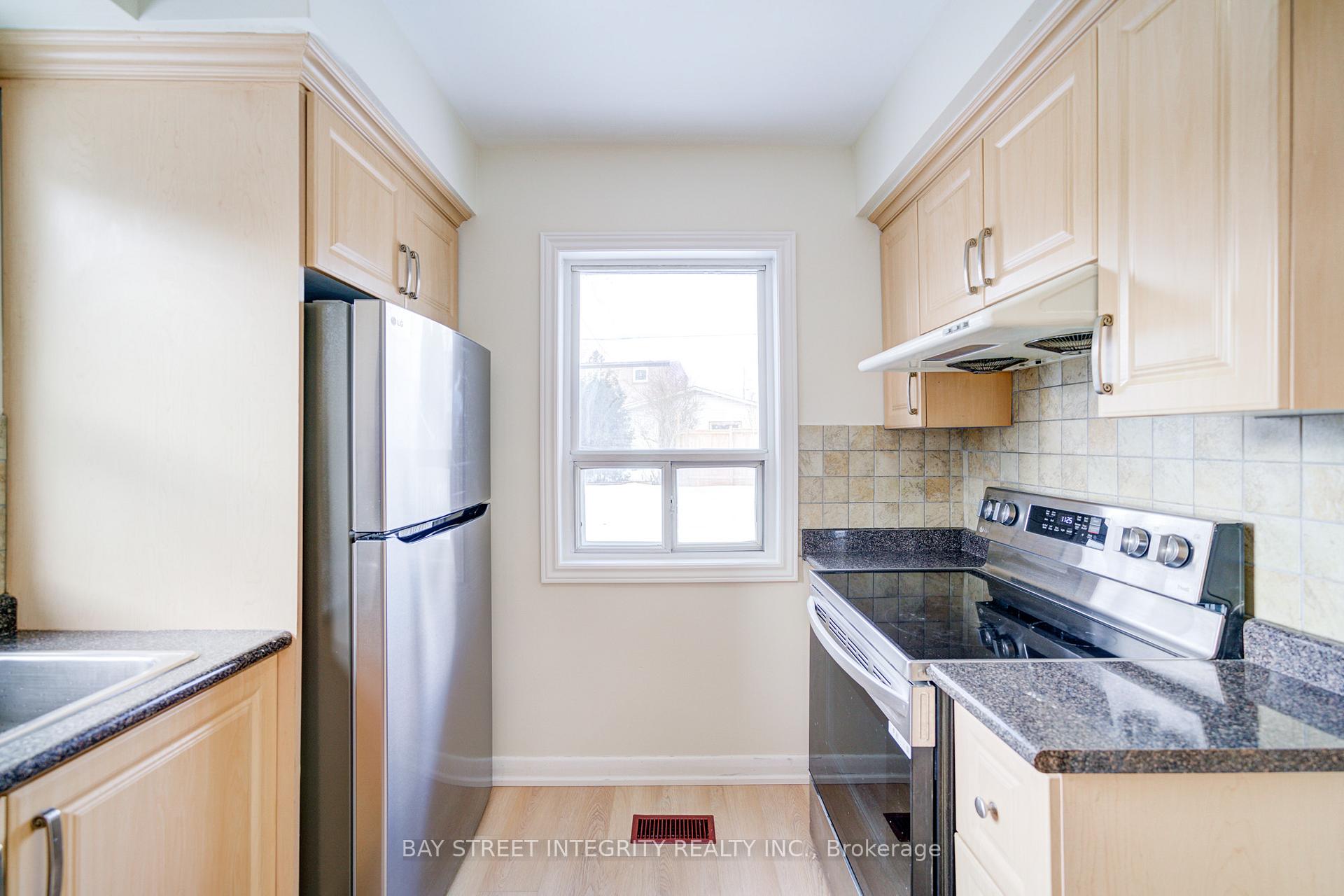 Photo 17 of 36 Ashwick Drive, Scarborough, Ionview — HOMEH
