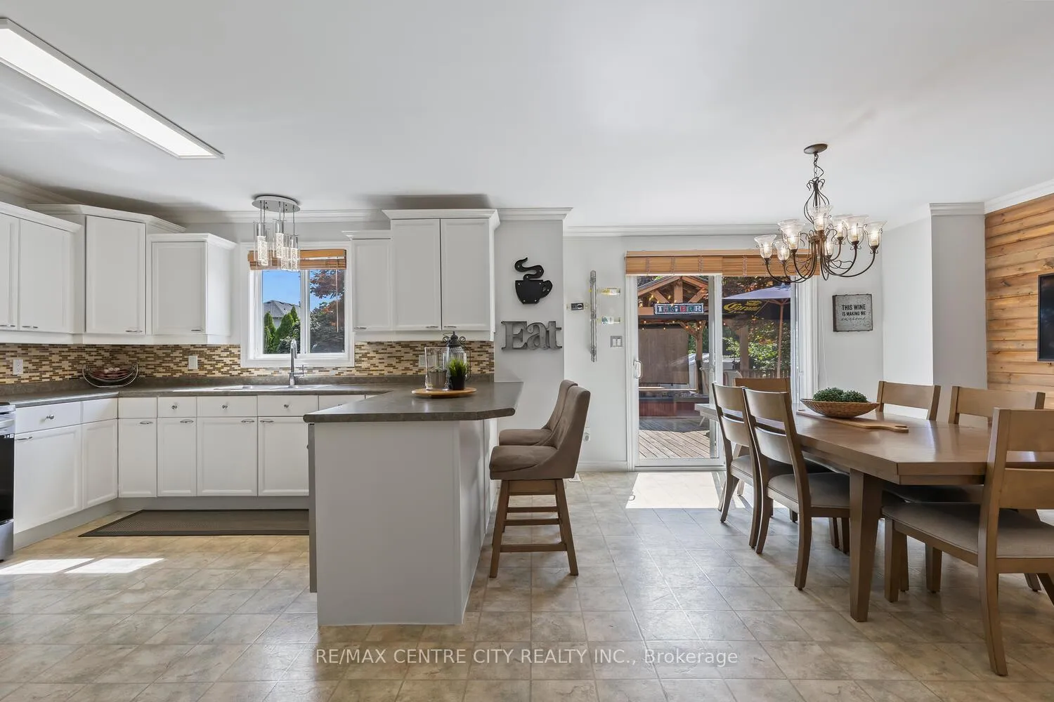 Photo 13 of 56 Mapleridge Crescent, Thames Centre, Dorchester — HOMEH