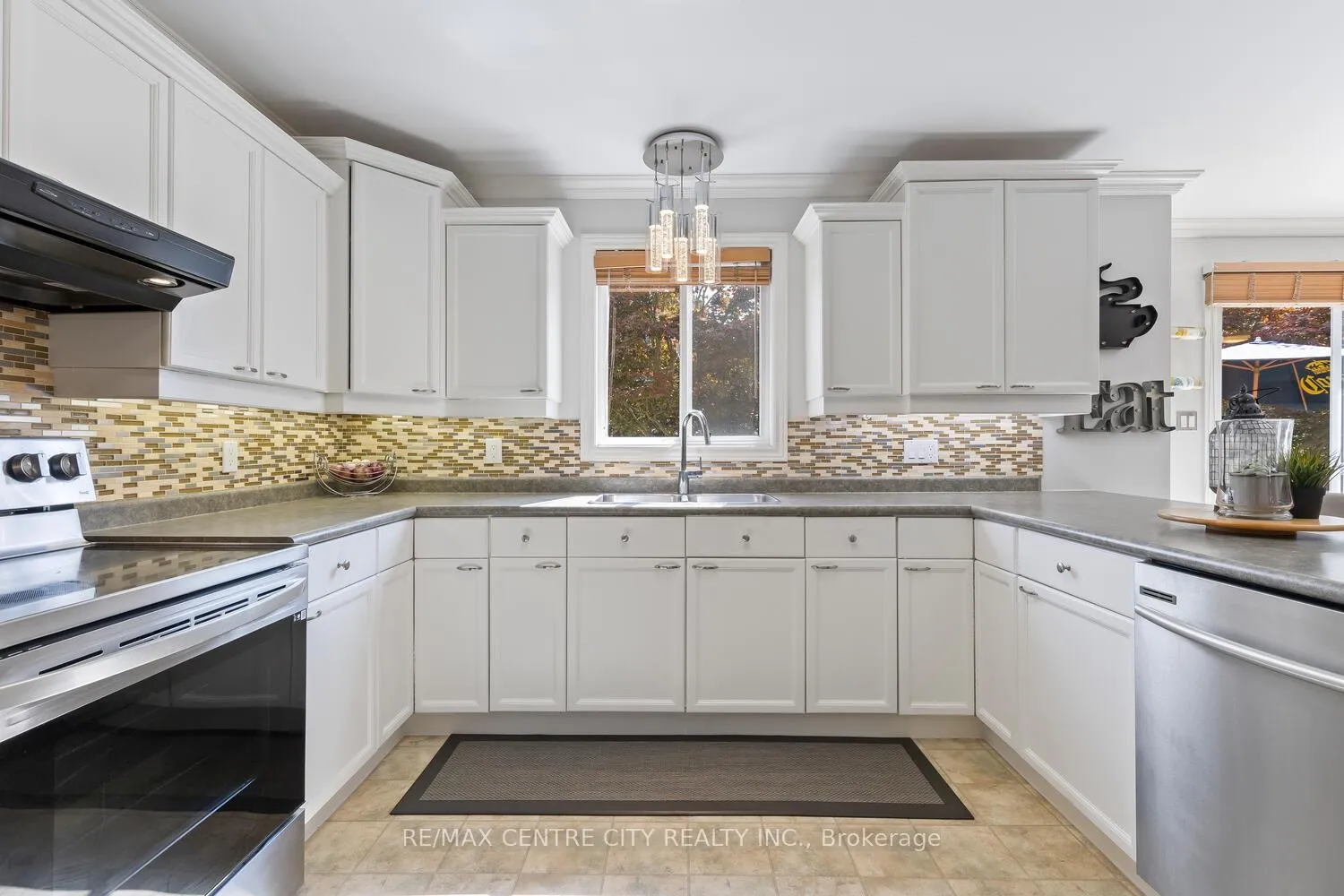 Photo 14 of 56 Mapleridge Crescent, Thames Centre, Dorchester — HOMEH