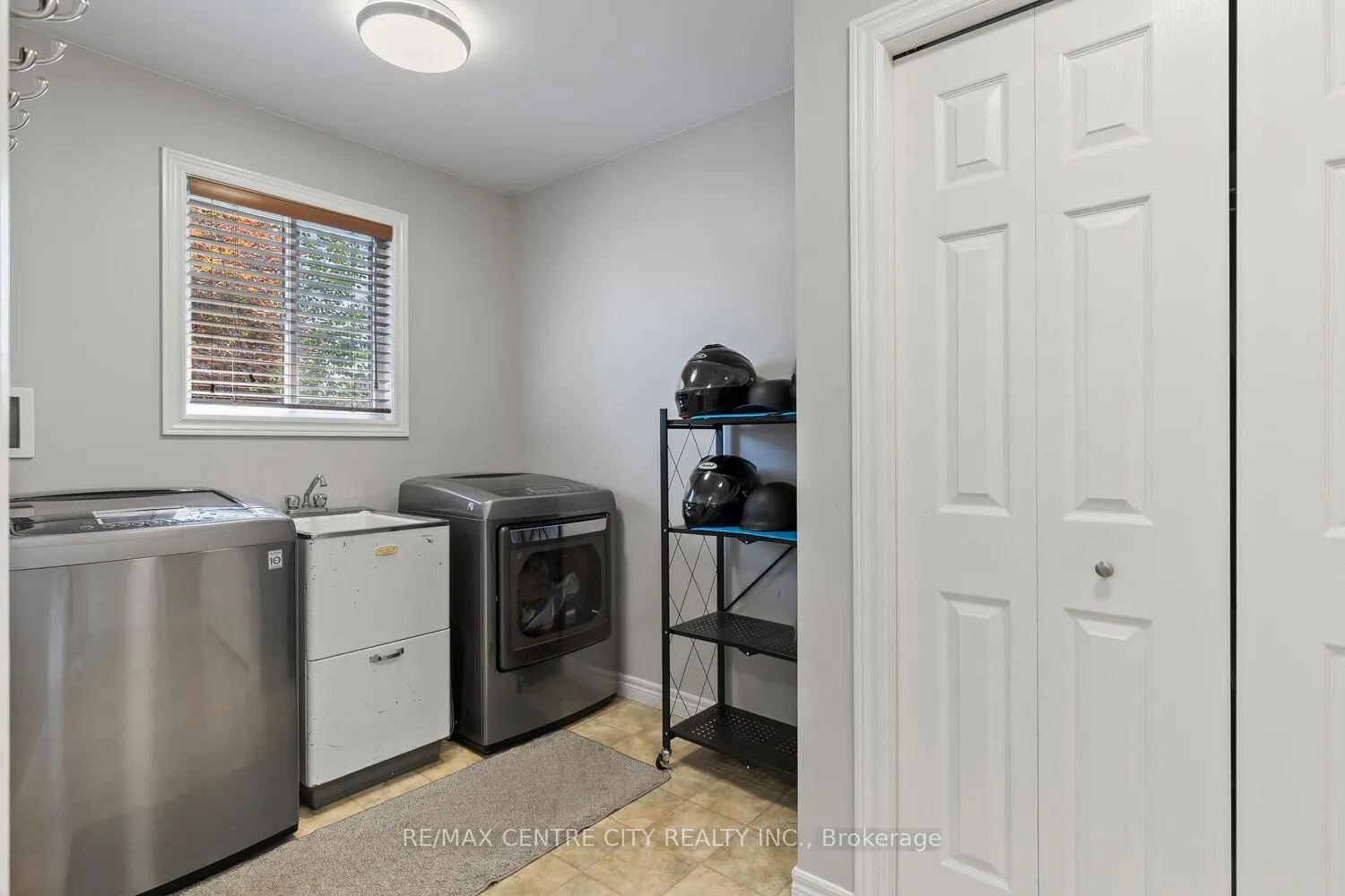 Photo 20 of 56 Mapleridge Crescent, Thames Centre, Dorchester — HOMEH
