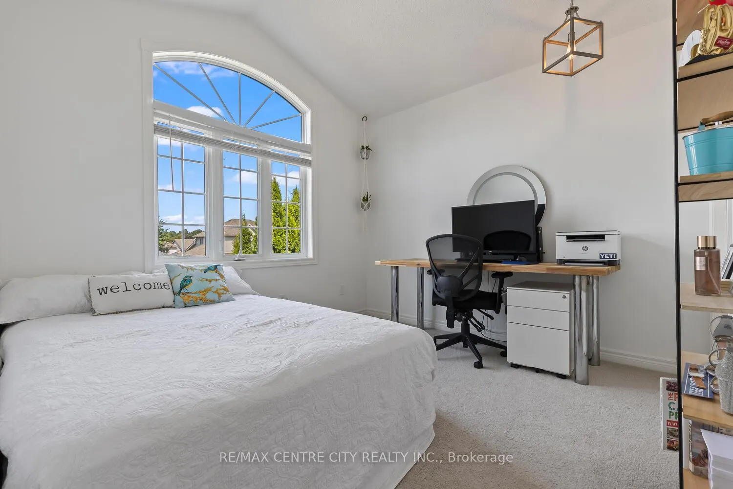 Photo 24 of 56 Mapleridge Crescent, Thames Centre, Dorchester — HOMEH
