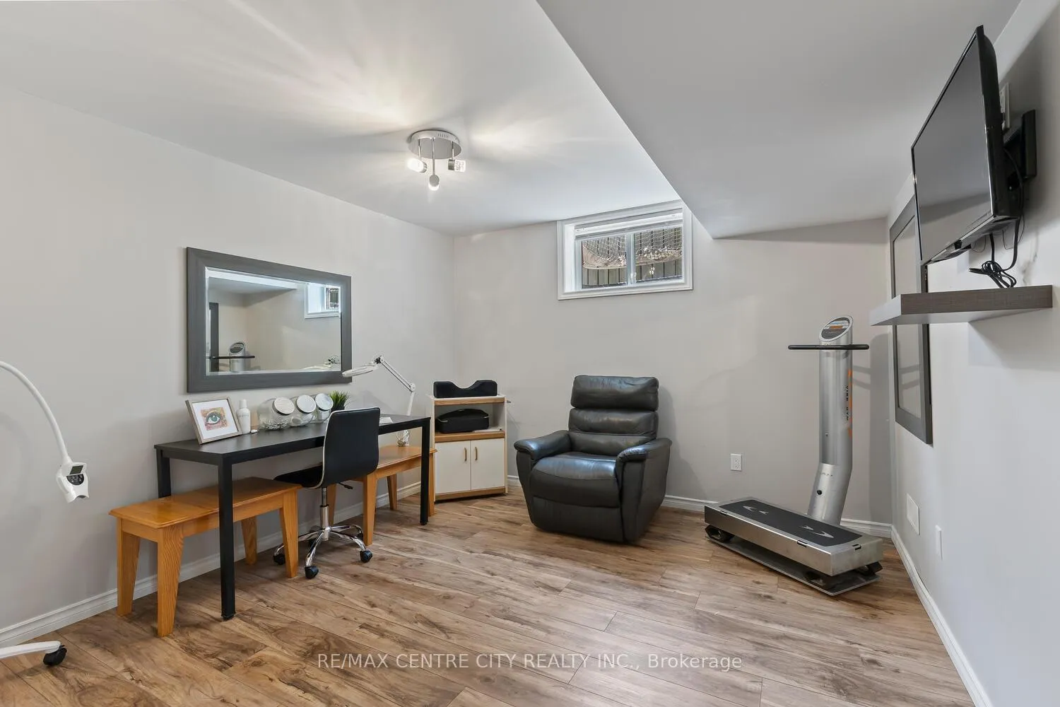 Photo 32 of 56 Mapleridge Crescent, Thames Centre, Dorchester — HOMEH