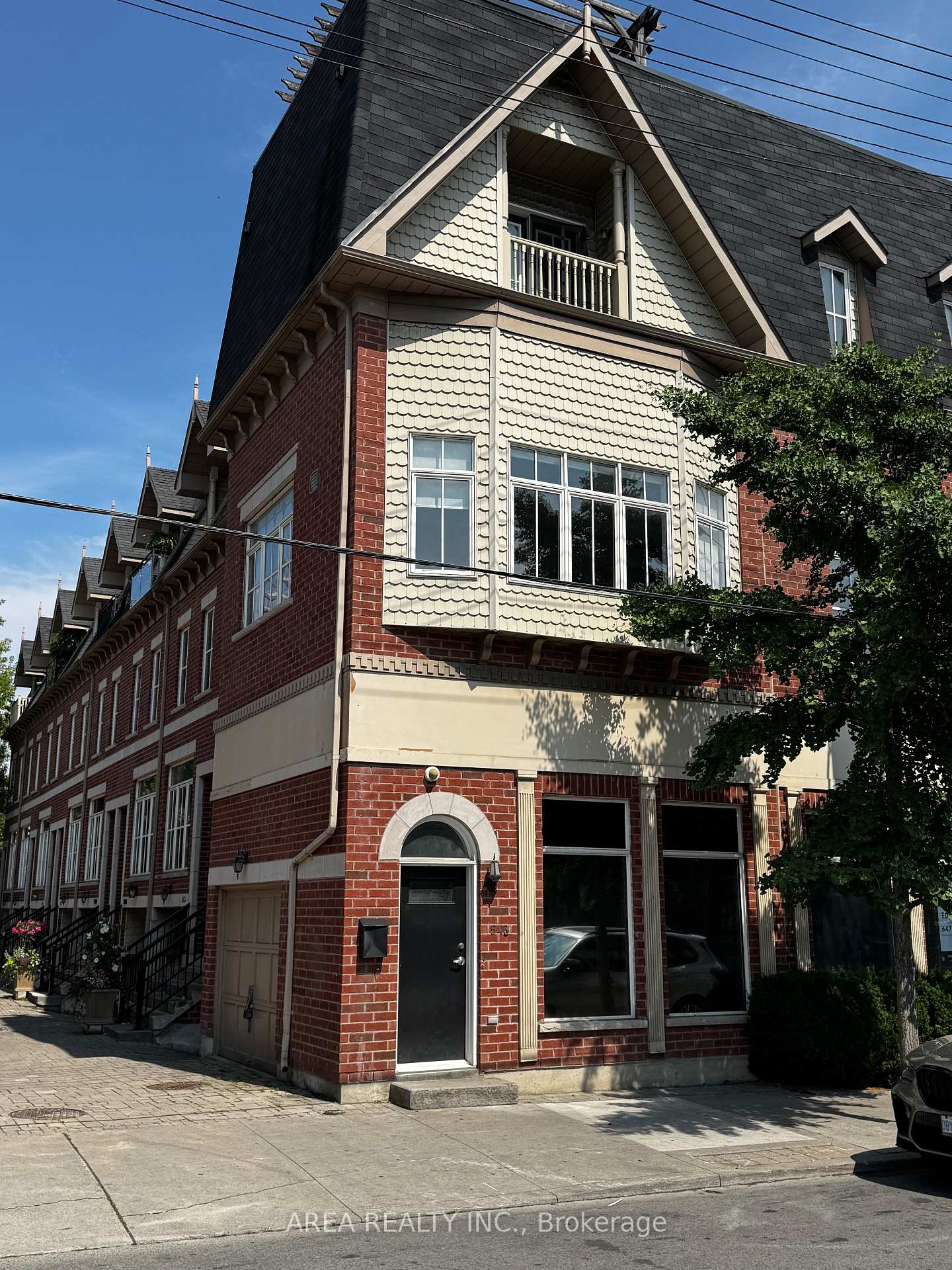 Front of 543A Parliament Street