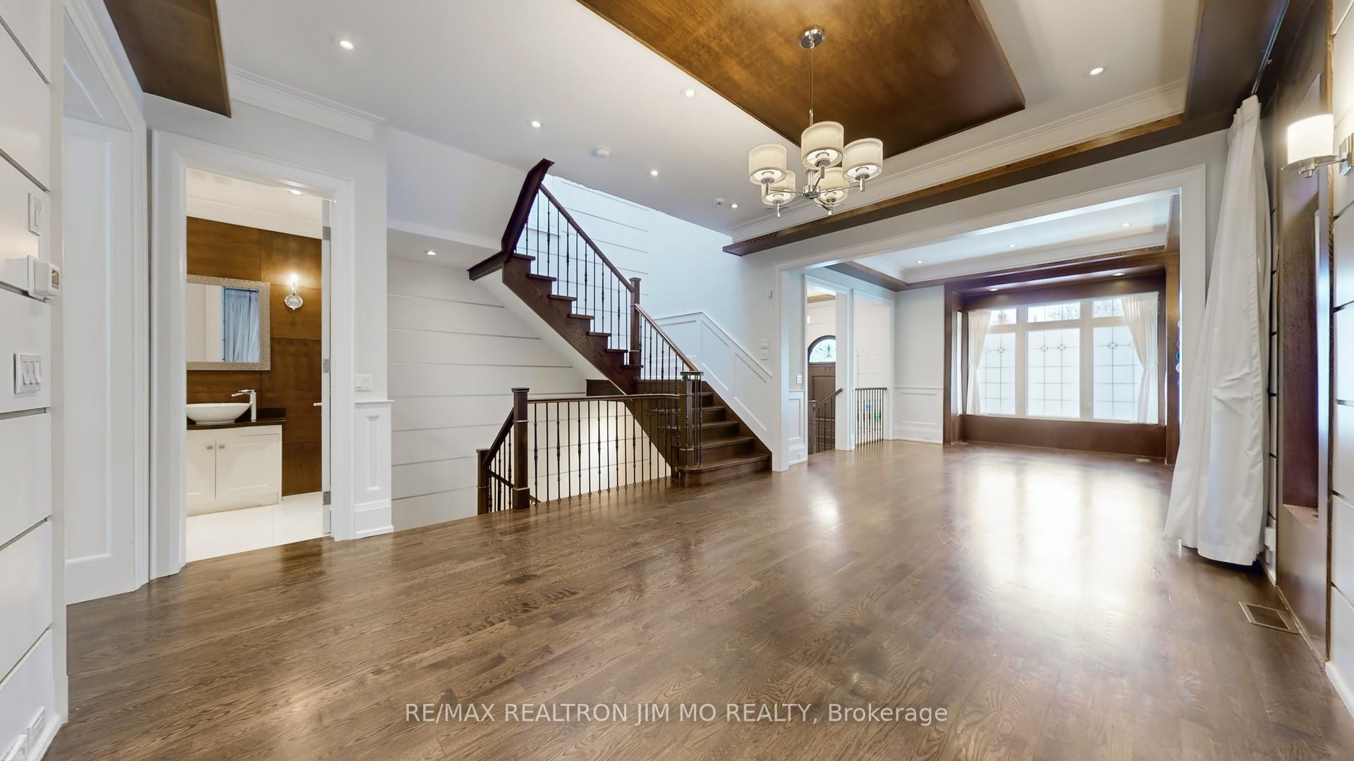 Photo 7 of 416 Elm Road, Toronto, Bedford Park-Nortown — HOMEH