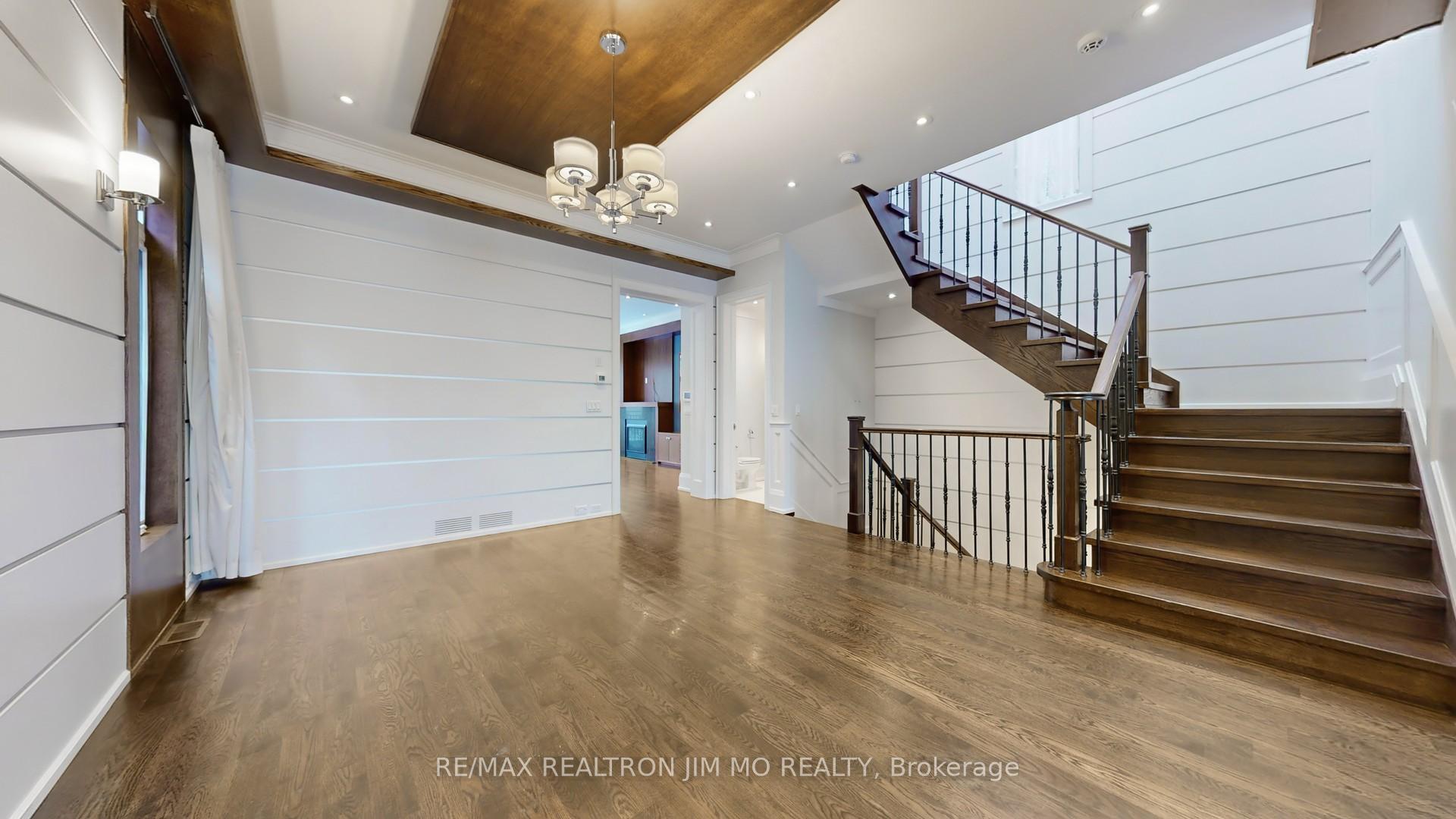Photo 8 of 416 Elm Road, Toronto, Bedford Park-Nortown — HOMEH