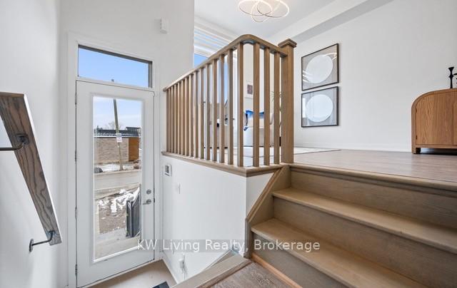 Photo 4 of 52 Hooyo Terrace, Toronto, Englemount-Lawrence — HOMEH