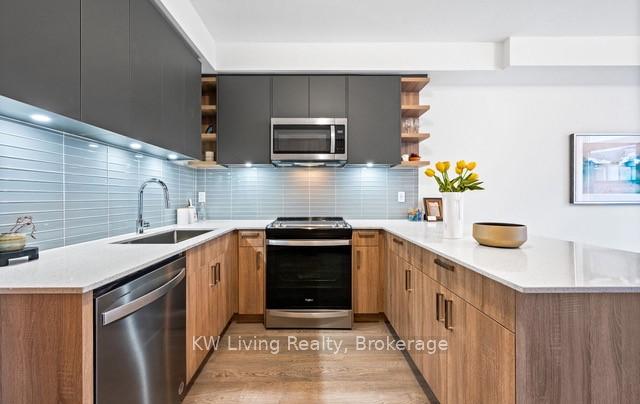 Photo 10 of 52 Hooyo Terrace, Toronto, Englemount-Lawrence — HOMEH