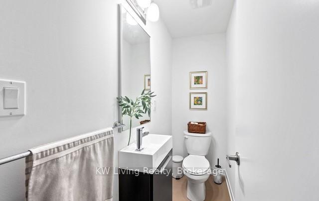 Photo 14 of 52 Hooyo Terrace, Toronto, Englemount-Lawrence — HOMEH