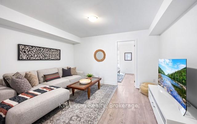 Photo 20 of 52 Hooyo Terrace, Toronto, Englemount-Lawrence — HOMEH