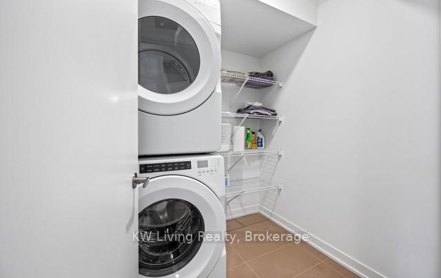 Photo 26 of 52 Hooyo Terrace, Toronto, Englemount-Lawrence — HOMEH